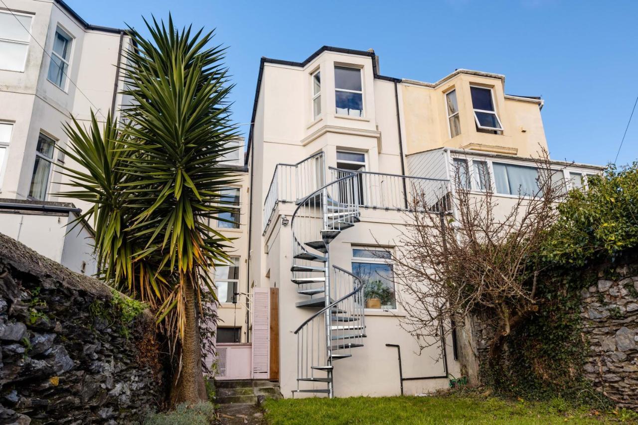 5-Bed House With Distant Sea Views In Plymouth Villa Exterior foto