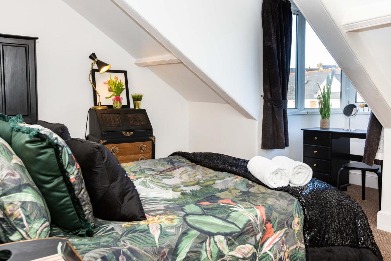 5-Bed House With Distant Sea Views In Plymouth Villa Exterior foto